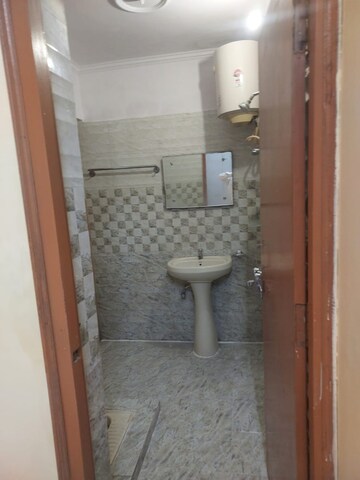 Bathroom in 2 BHK Builder Floor at Infra high - I, Indira Nagar – for Rent