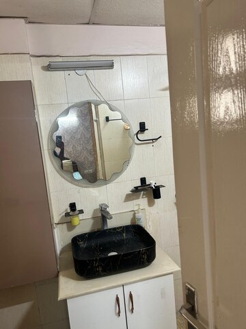 Bathroom in 3 BHK Apartment at Ratan Pearls, Sector 16 Greater Noida – for Sale