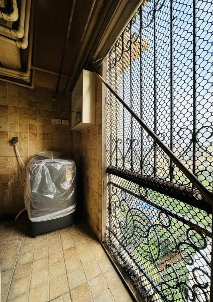 Bathroom, regency-towers 3 Bedroom 1200 Sq.Ft. Apartment In Kavesar Thane 9082369