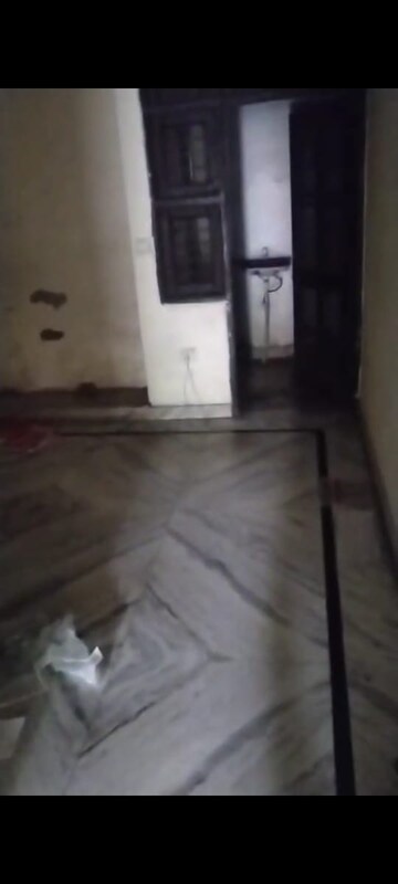Room in 2 BHK Builder Floor at Maan Sona Apartments, Shahberi – for Rent