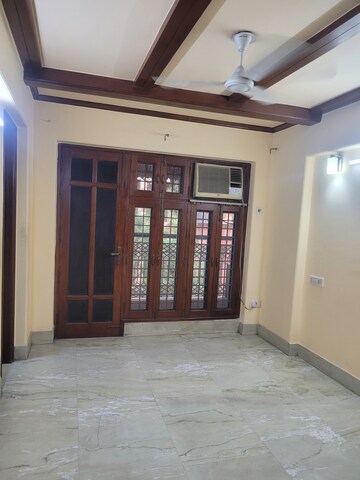 Furnished Amenities in 3 BHK Apartment at Ayaan Antariksh Apartment, Rohini – for Rent