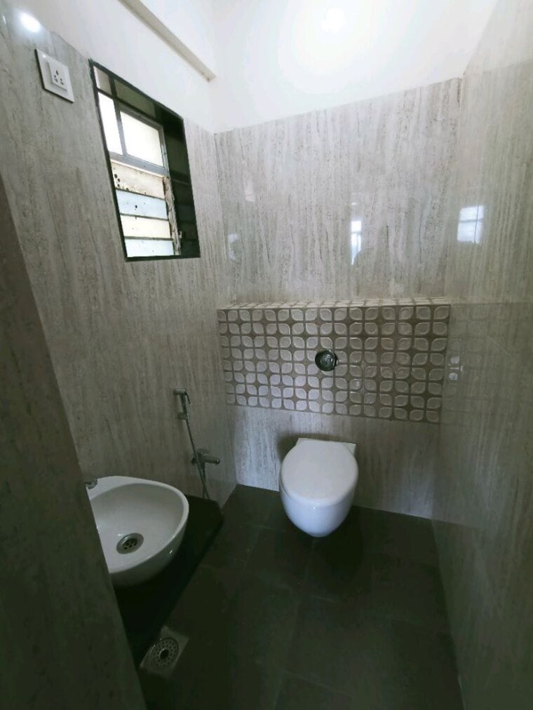 Bathroom, rushi-the-kollage 2 Bedroom 817 Sq.Ft. Apartment In Andheri East Mumbai 9082419