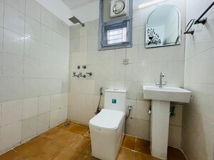 Bathroom in 3 BHK Apartment at DLF The Ultima, Sector 81 – for Sale