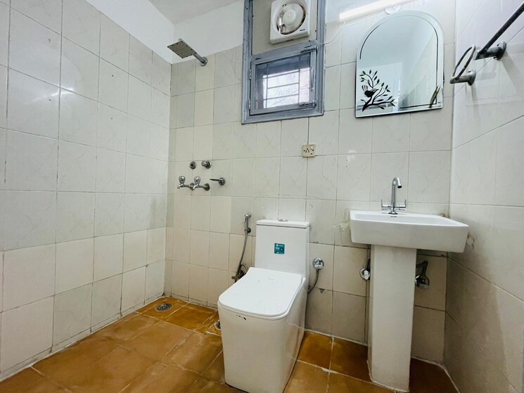 Bathroom, dlf-the-ultima 3 Bedroom 2100 Sq.Ft. Apartment In Sector 81 Gurgaon 9082440