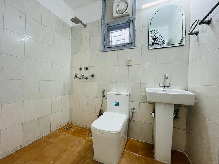 Bathroom, dlf-the-ultima 3 Bedroom 2100 Sq.Ft. Apartment In Sector 81 Gurgaon 9082440