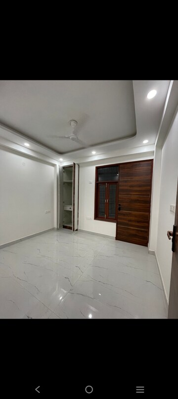 Room in 2 BHK Builder Floor at Saket – for Rent