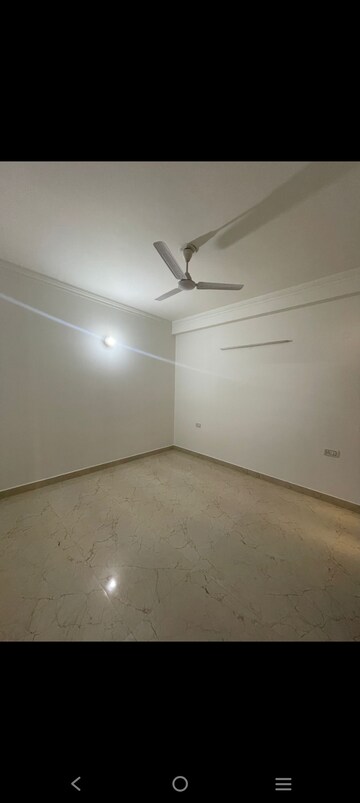 Room in 3 BHK Builder Floor at Saket – for Rent