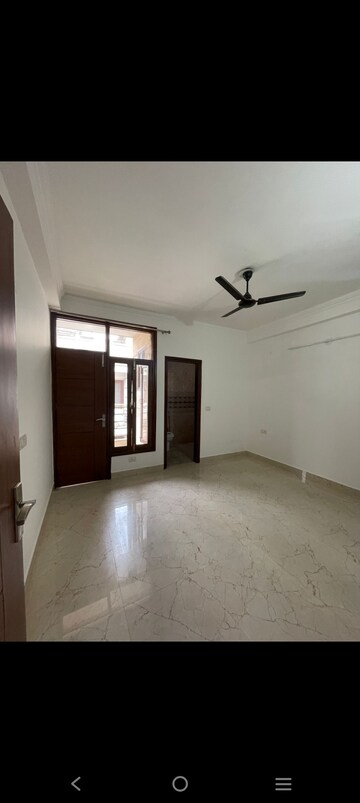 Room in 3 BHK Builder Floor at Saket – for Rent