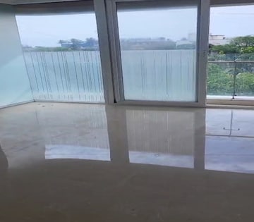 Room in 4 BHK Apartment at Worli – for Sale
