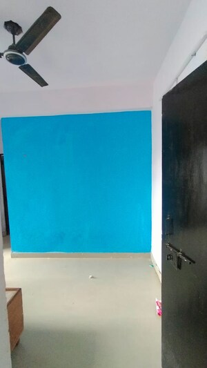 Furnished Amenities in 1.5 BHK Apartment at Sector 10 Greater Noida – for Sale