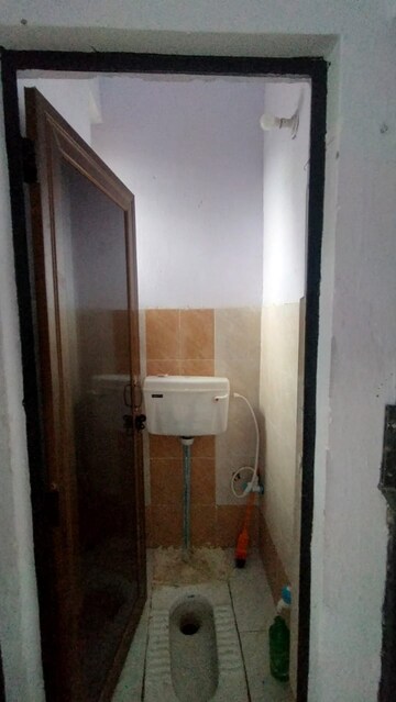Bathroom in 1.5 BHK Apartment at Sector 10 Greater Noida – for Sale