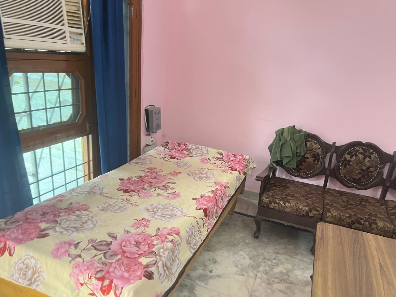 1 BHK + Study Room Independent House For Rent in Sector 68