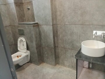 Bathroom in Studio Apartment at Raja Park – for Rent