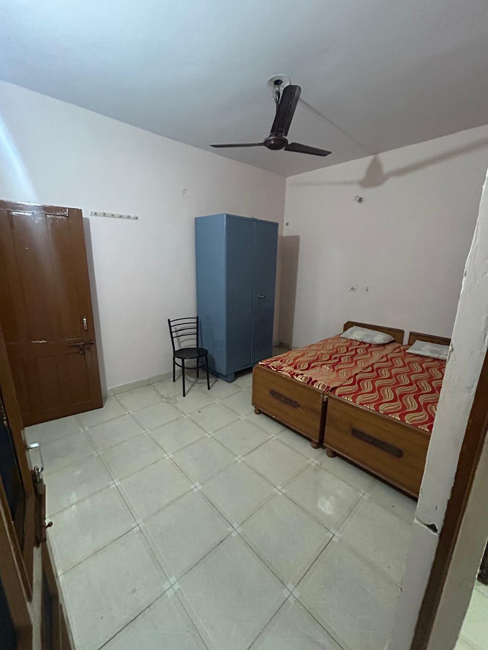 2 BHK + Study Room Independent House For Rent in Sector 40