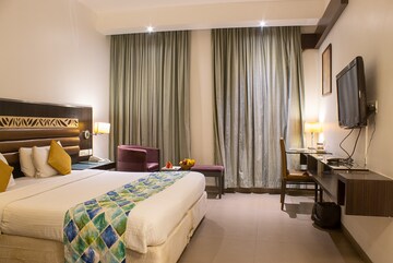Bedroom in 3.5 BHK Apartment at Kalpataru Regency I II, Kalyani Nagar – for Sale