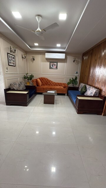 Living Room in 4 BHK Apartment at Jawahar Nagar – for Sale