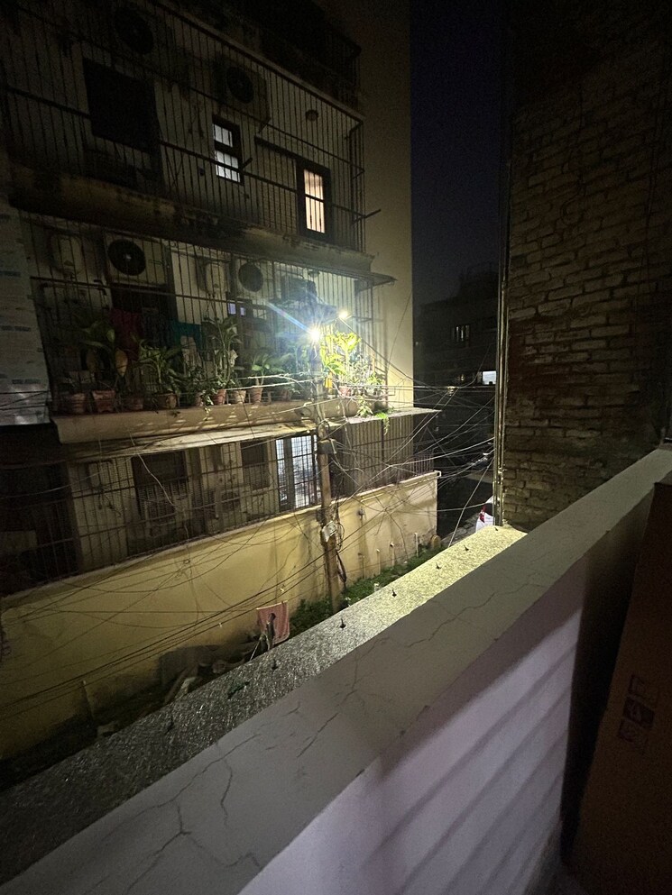 Balcony, veera-safdarjung-enclave 1 Bedroom 850 Sq.Ft. Builder Floor In Safdarjung Enclave Delhi 9082578