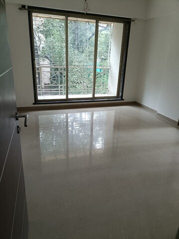 Room in 3 BHK Apartment at Emerald Heights, Chembur – for Rent