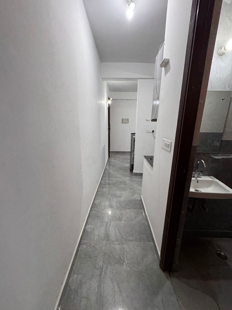 undefined, freedom fighters enclave 1 Bedroom 450 Sq.Ft. Builder Floor In Freedom Fighters Enclave Delhi 9082637