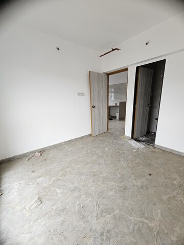 Room in 2 BHK Apartment at Shraddha Evoque, Bhandup West – for Sale