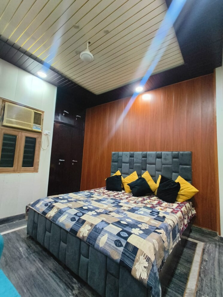 Bedroom, freedom fighters enclave Studio 350 Sq.Ft. Builder Floor In Freedom Fighters Enclave Delhi 9082670