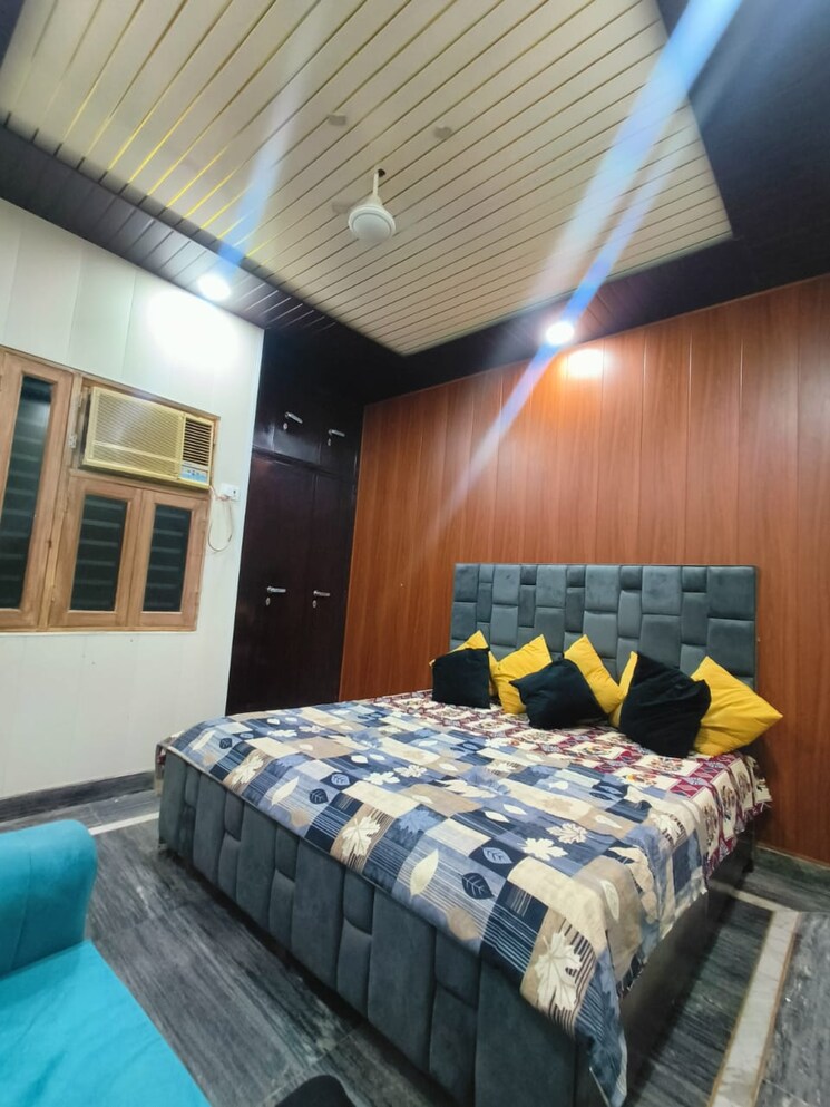 Bedroom, freedom fighters enclave Studio 350 Sq.Ft. Builder Floor In Freedom Fighters Enclave Delhi 9082670
