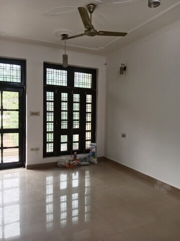 2 BHK Builder Floor For Rent in Sector 37