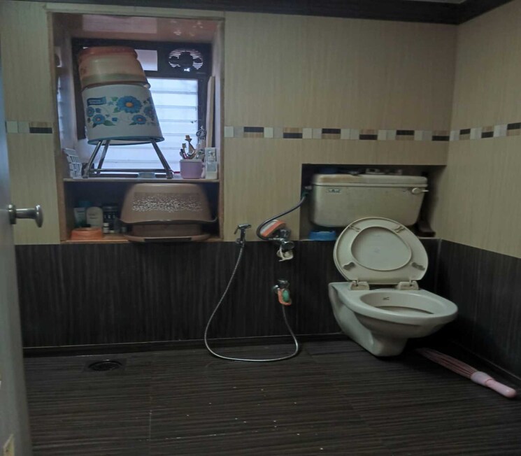 Bathroom, parel 3 Bedroom 1500 Sq.Ft. Apartment In Parel Mumbai 9082688