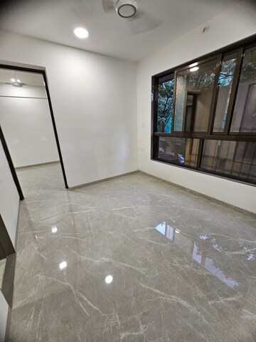 Room in 1 BHK Apartment at Vikhroli East – for Sale