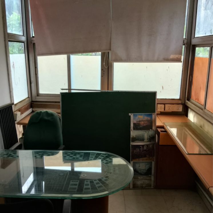 Team Area, south extension i Commercial Office Space 2600 Sq.Ft. In South Extension I Delhi 9082759