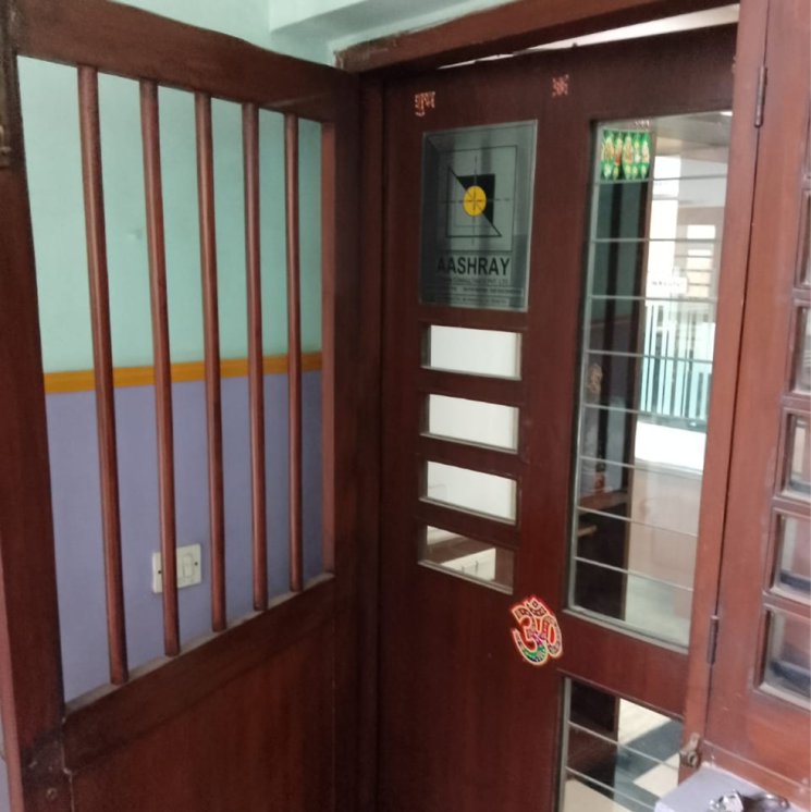 Team Area, south extension i Commercial Office Space 2600 Sq.Ft. In South Extension I Delhi 9082759