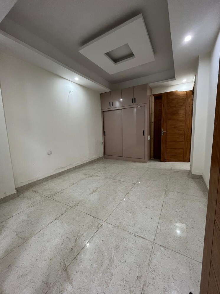 Room, dwarika-raj-garden-city 4 Bedroom 240 Sq.Yd. Apartment In Raj Nagar Extension Ghaziabad 9082776