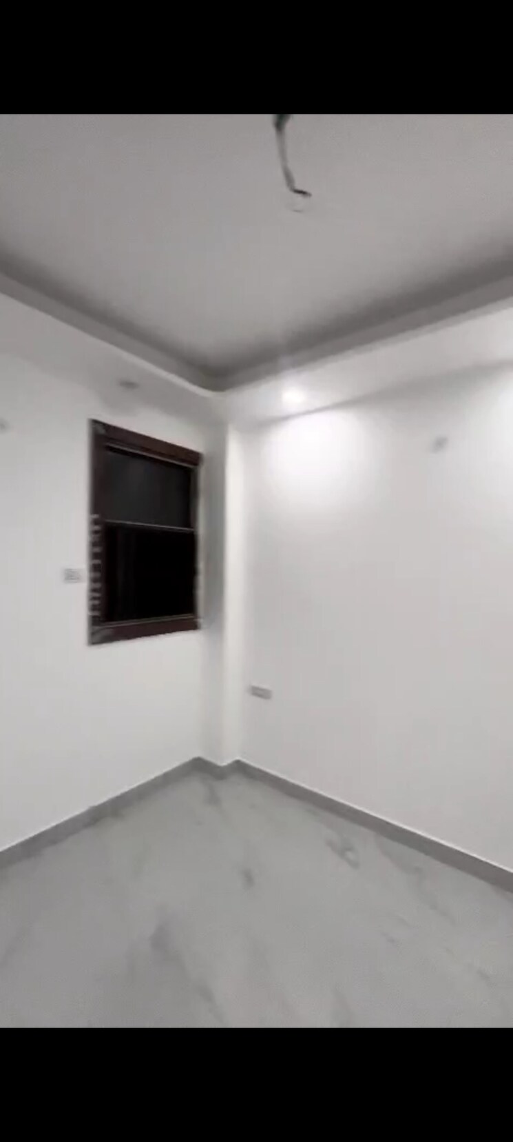 Room, hargobind enclave 3 Bedroom 120 Sq.Yd. Builder Floor In Hargobind Enclave Delhi 9082825