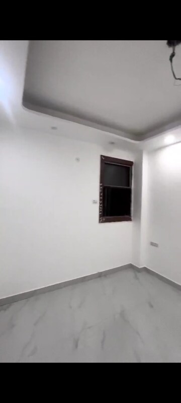Room in 3 BHK Builder Floor at Hargobind Enclave – for Sale