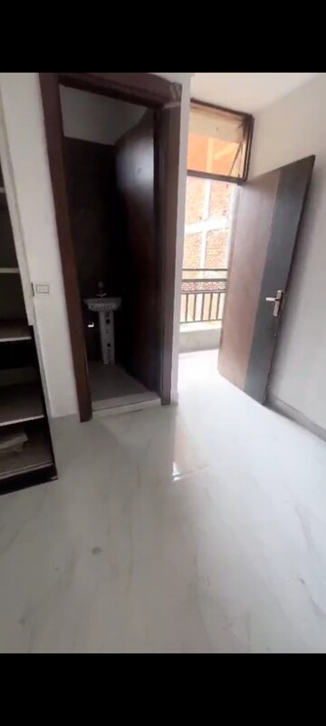 Building Lobby in 3 BHK Builder Floor at Hargobind Enclave – for Sale