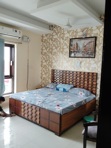 Bedroom in 4 BHK Builder Floor at Green Fields Colony – for Rent