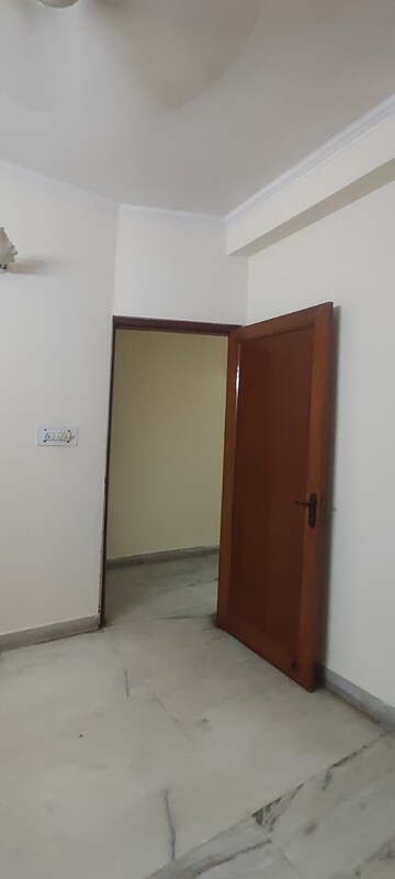 Room in 2 BHK Builder Floor at Malviya Nagar – for Rent