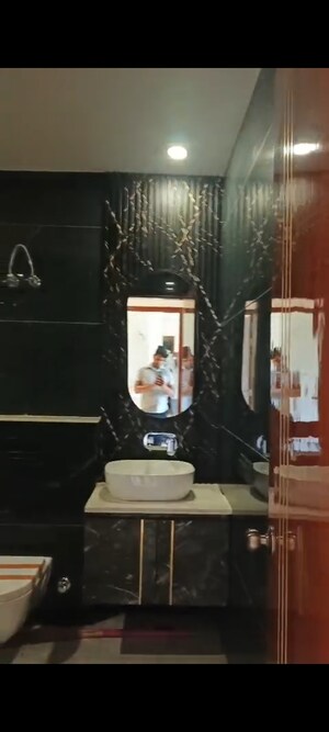 Furnished Amenities in 3 BHK Builder Floor at Amolik Aster Woods, Sector 98 – for Sale