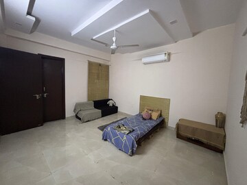 Living Room in 3 BHK Builder Floor at Green Fields Colony – for Rent