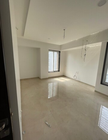 Master Bedroom in 2 BHK Apartment at Senapati Bapat Road – for Rent