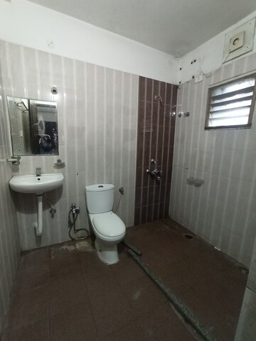 Attached Bathroom in 3 BHK Apartment at Venkat Enclave Hitech City, Hi Tech City – for Rent