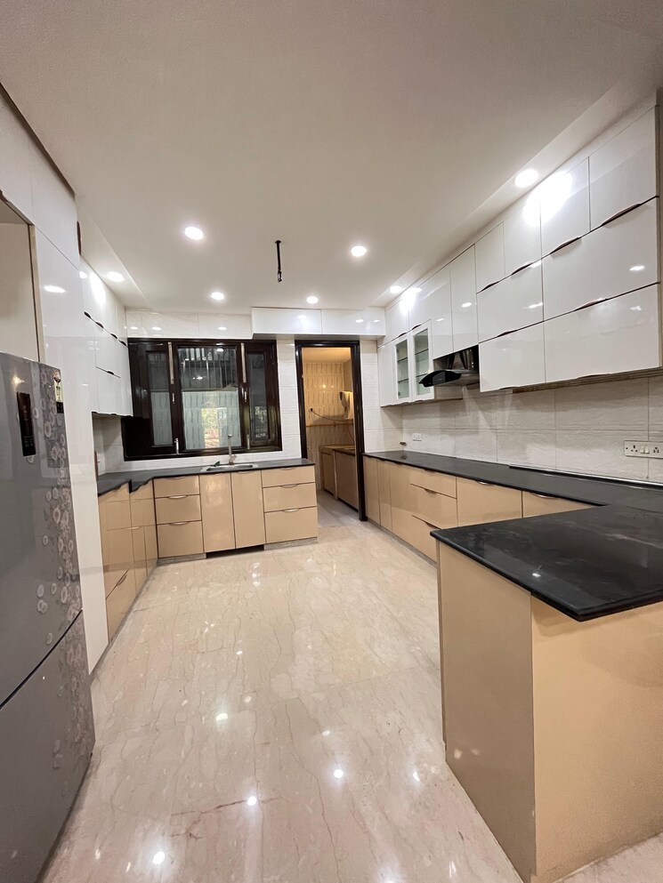 Kitchen, mahagun-mezzaria 3 Bedroom 3020 Sq.Ft. Apartment In Sector 78 Noida 9082853