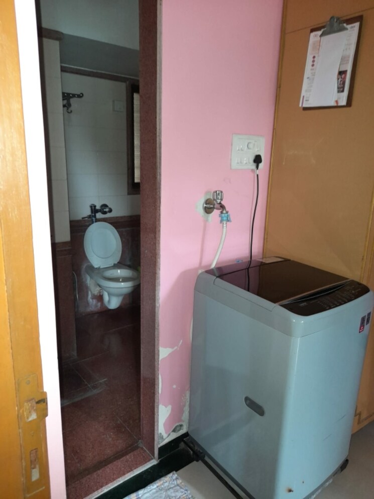 Bathroom, nav-pooja-apartment 1 Bedroom 501 Sq.Ft. Apartment In Bandra West Mumbai 9082861