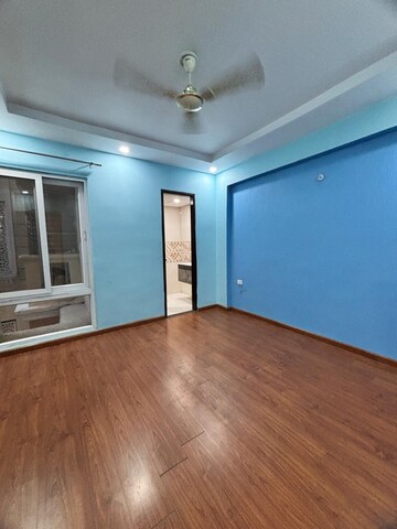 Room in 3.5 BHK Apartment at MI Rustle Court, Gomti Nagar – for Sale