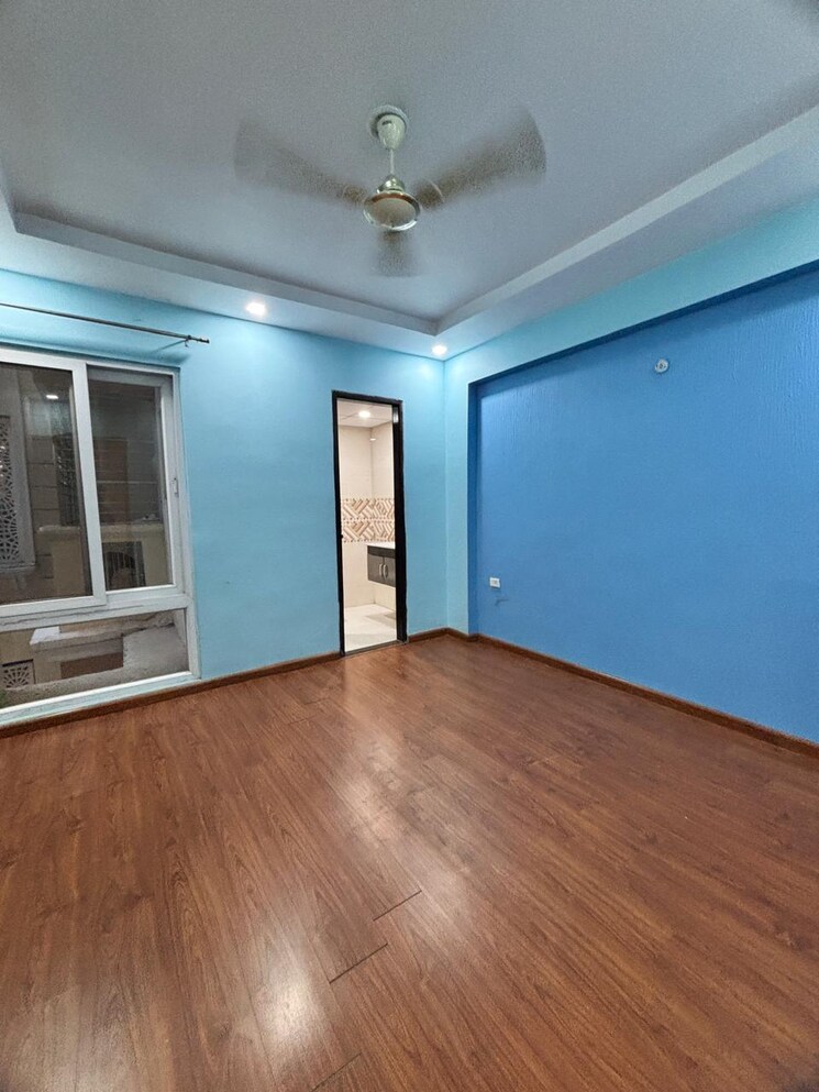 Room, mi-rustle-court 3.5 Bedroom 2350 Sq.Ft. Apartment In Gomti Nagar Lucknow 9082920