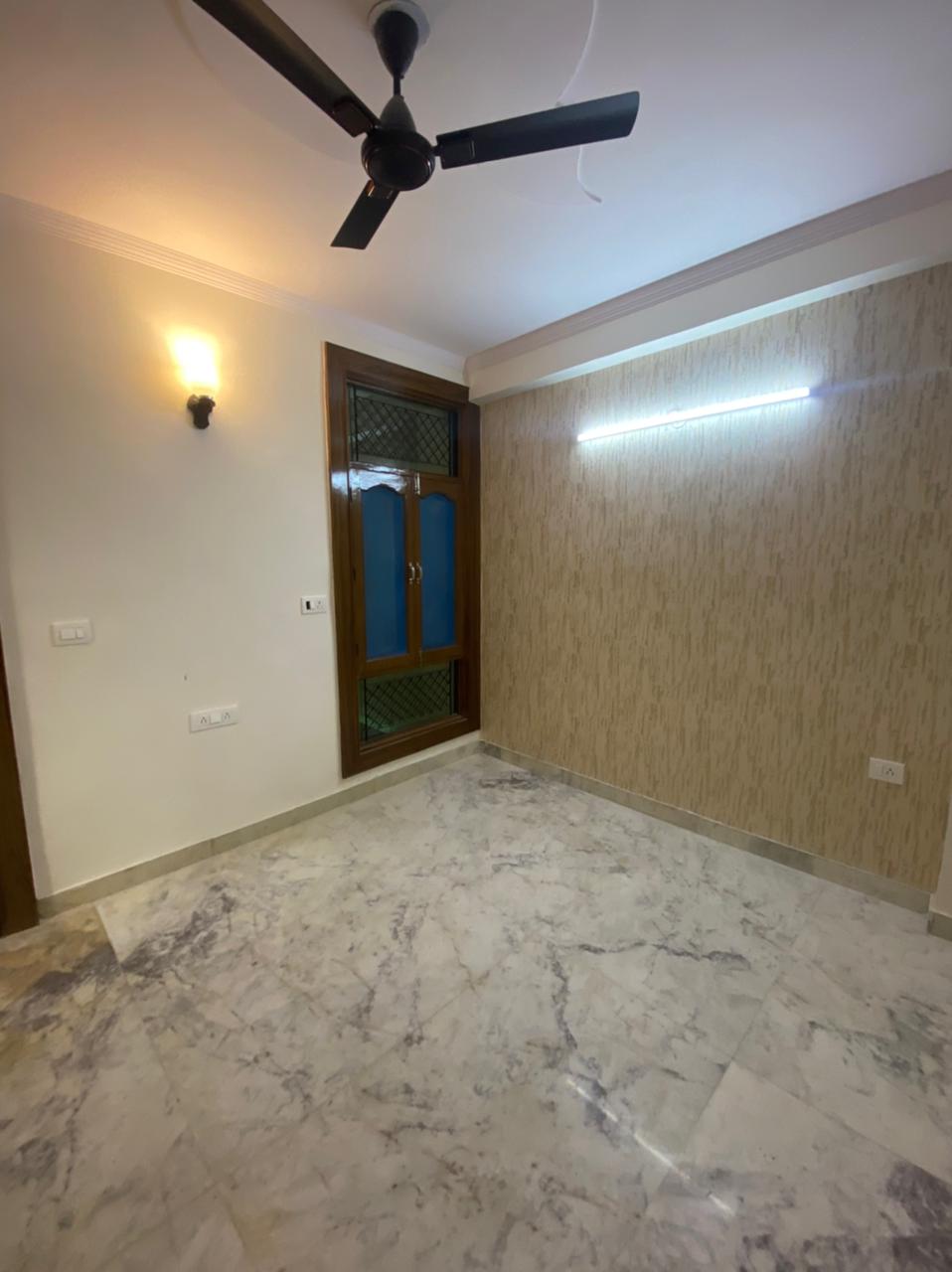 2 BHK Builder Floor For Sale in Gaur City 4th Avenue
