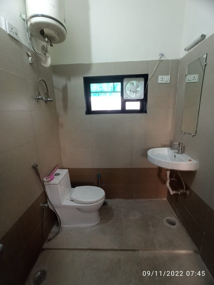 Bathroom, awho-apartments 2 Bedroom 1850 Sq.Ft. Builder Floor In Sector 22 Gurgaon 9082975