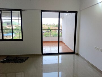 Room in 2 BHK Apartment at Ratan Neptune, Hadapsar – for Rent