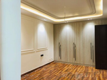 Bedroom in 3 BHK Builder Floor at Unitech Infospace, Sector 21 – for Rent