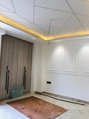 Bedroom in 3 BHK Builder Floor at Unitech Infospace, Sector 21 – for Rent
